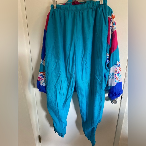 Vintage, retro track suit. Really fun and comfy! Never worn! - Picture 2 of 3